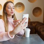 woman video call - voozon.com