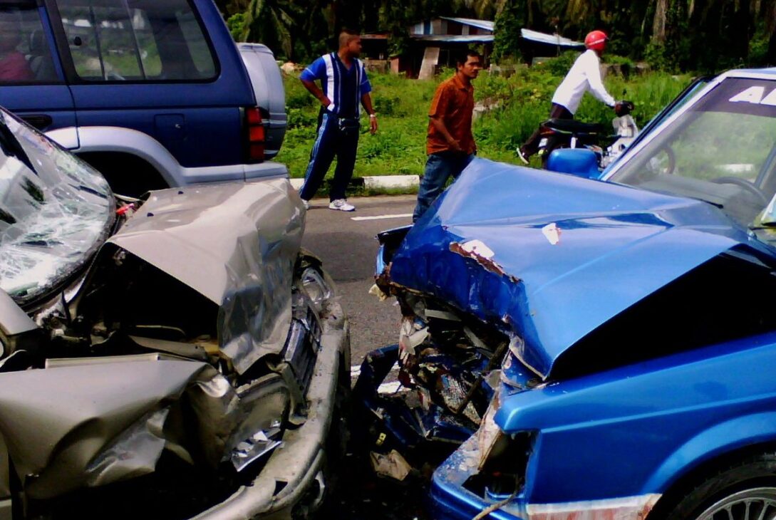 1200px Head On Collision - voozon.com