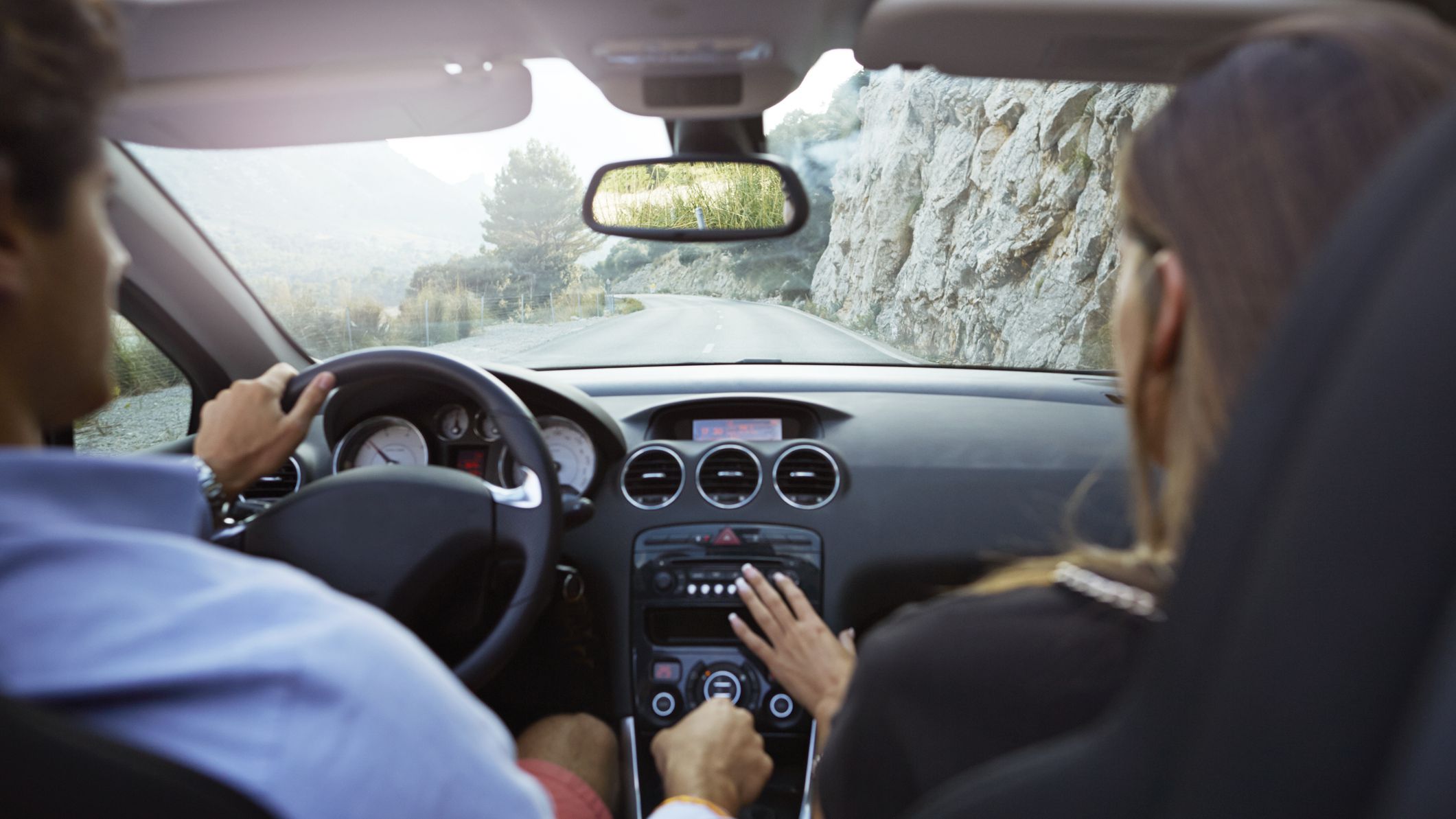 HOW DOES THE RECEIVER DRIER WORK IN YOUR CAR