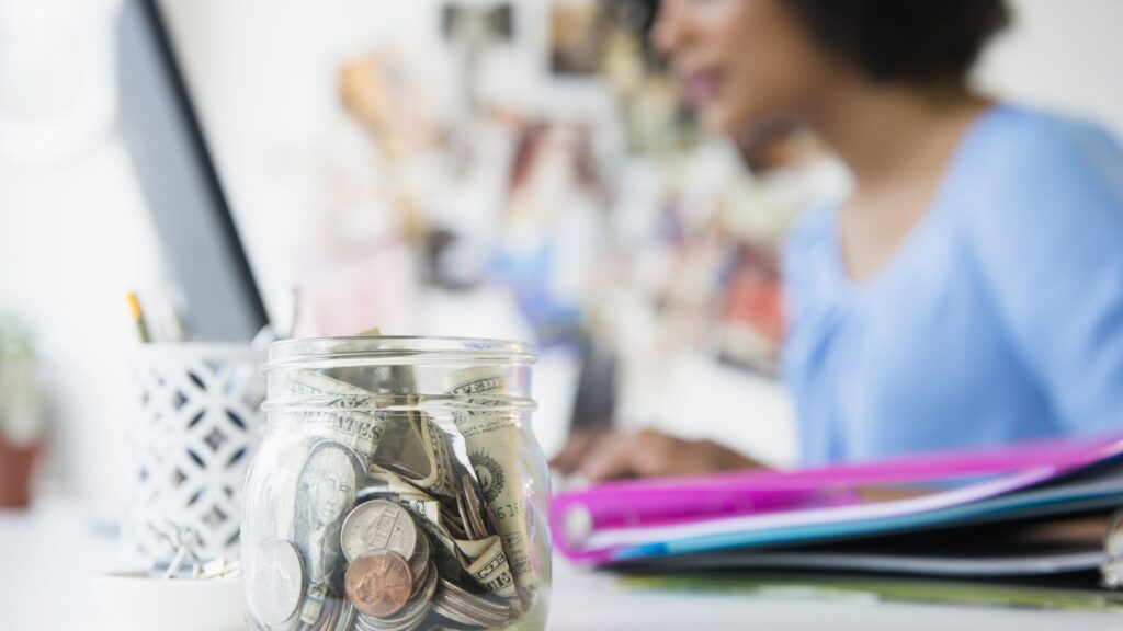 7 Reasons Why Guaranteed Return Insurance Plans Are Worth Buying