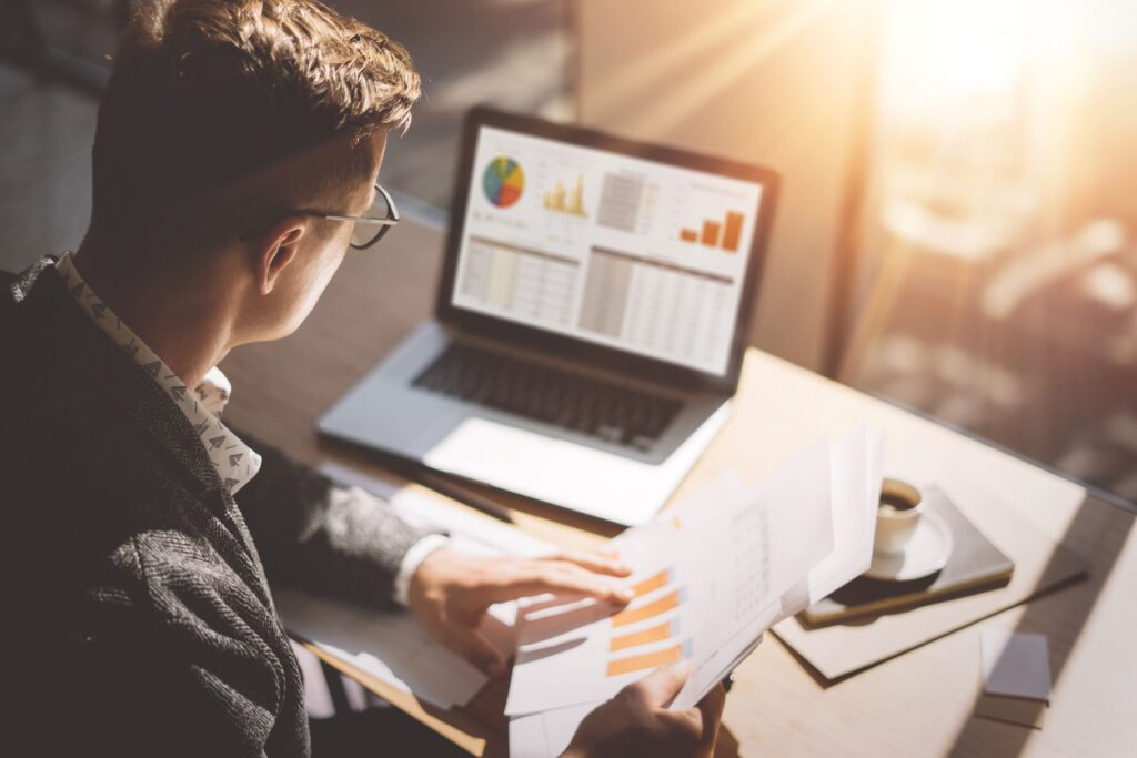 The Benefits of Working with Financial Planners 1 The Benefits of Working with Financial Planners