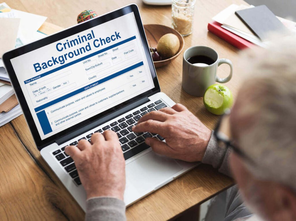 Online mugshot lookup finding criminal records online