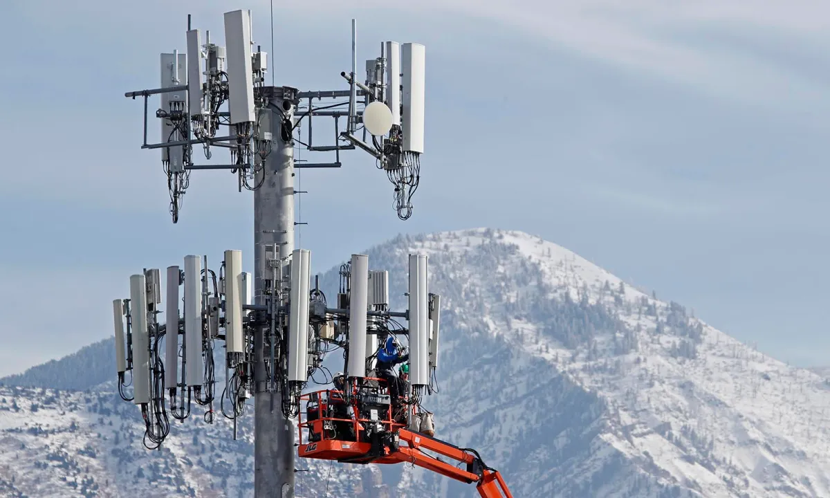 Telecommunication Crew