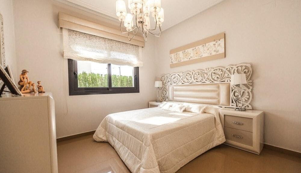 12 Bedroom Essentials That You Must Buy