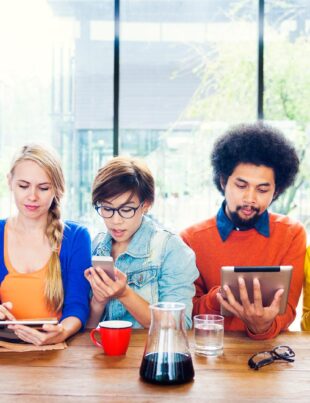 Influenced Social Media - voozon.com