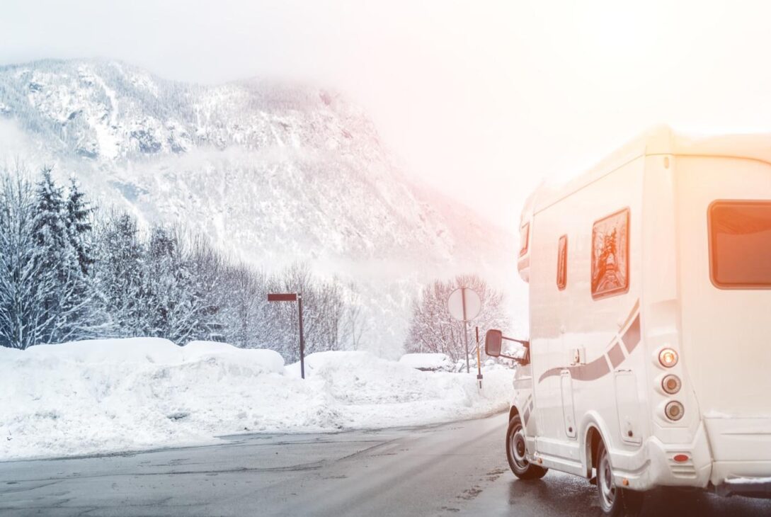 The Complete Guide To Winter RV Trips For Beginners - voozon.com