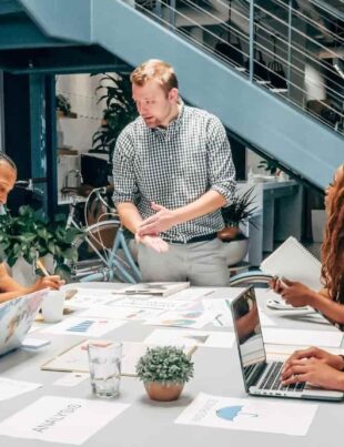 The Benefits of Hiring Interim CMO Services for Startups and Small Businesses - voozon.com