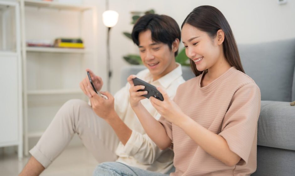 Digital Communities: How to Play Hearts Online and Stay Socially Active