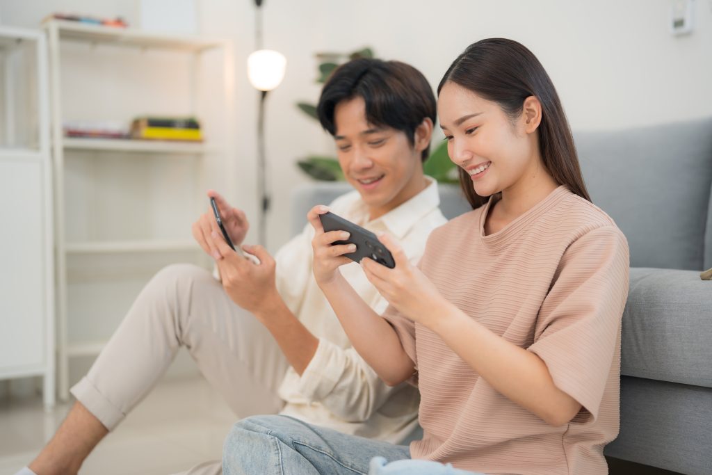 Digital Communities: How to Play Hearts Online and Stay Socially Active