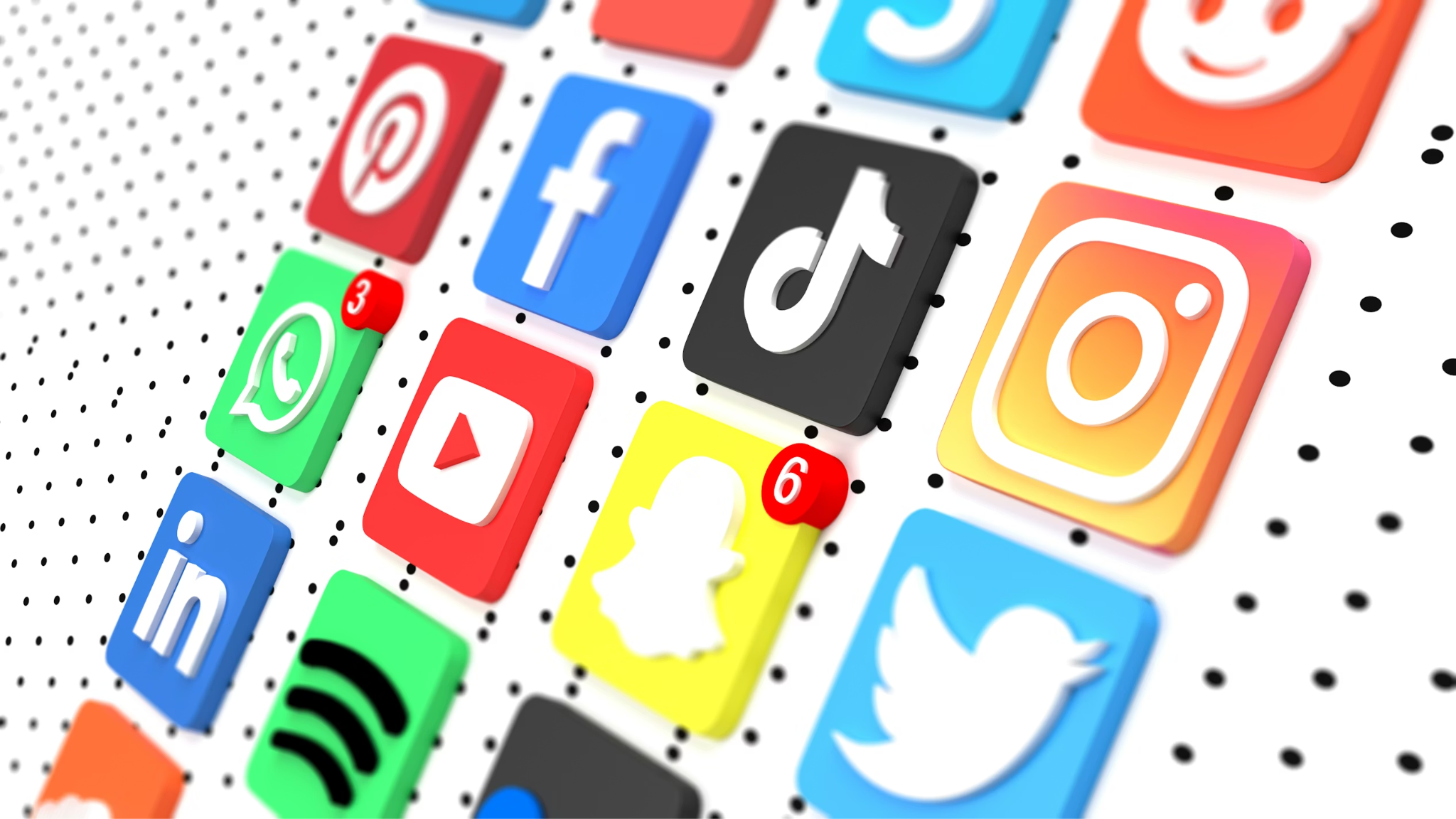 How Modern Online Platforms Turn Passive Audiences Into Participants